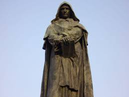 Statua di Giordano Bruno, figura storica e pensatore del Rinascimento.